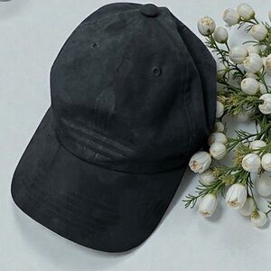 ADIDAS Suede Baseball Cap Hat Women’s Adjustable Black FAST  SHIPPING